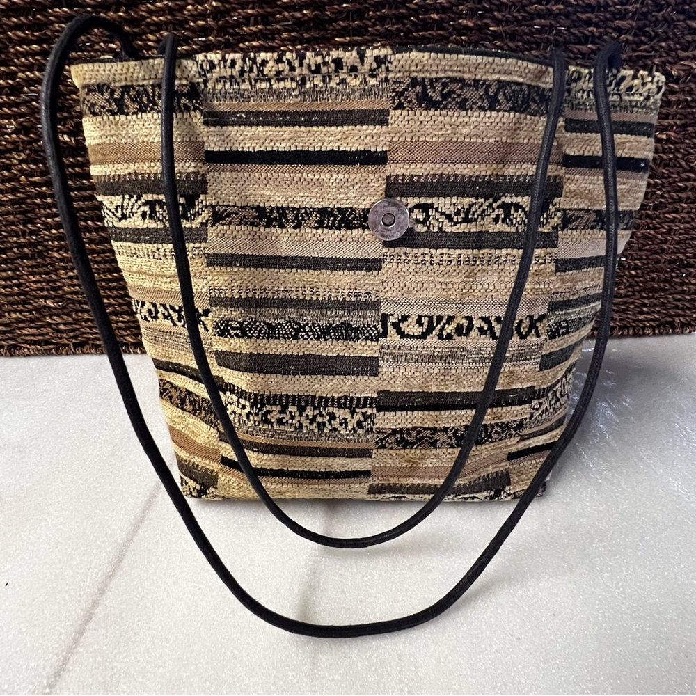 Suruchi Crossbody Boho Tapestry Bag / Purse With Magnetic and Beaded Closure - Picture 5 of 8